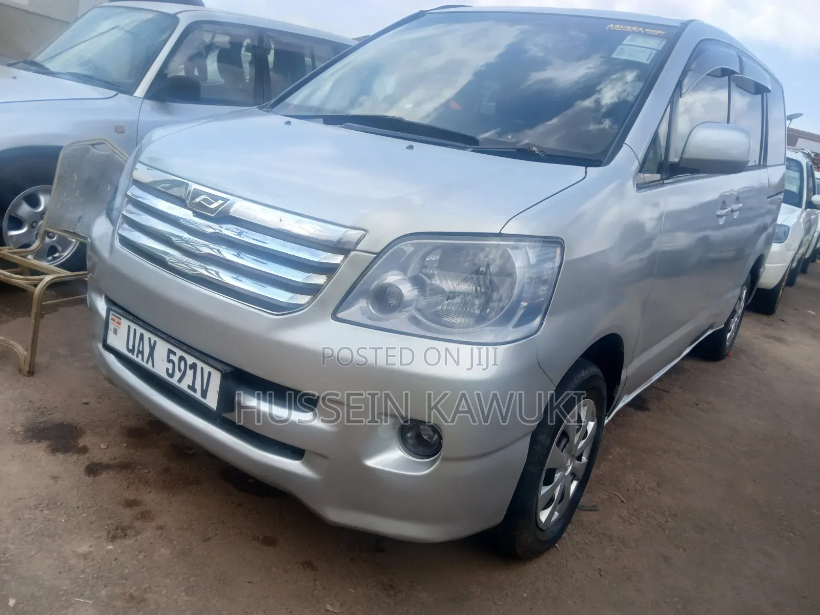 Toyota Noah 2004 Silver