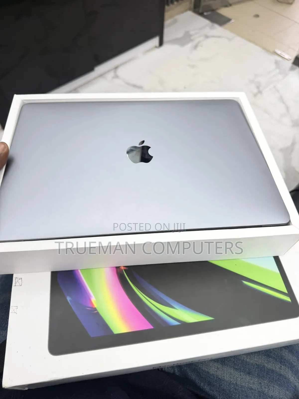 Laptop Apple MacBook Pro 2022 M2 16GB Intel Core i5 SSD 256GB