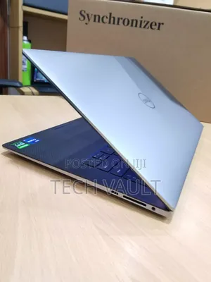 New Laptop Dell Precision 5560 16GB Intel Core i7 SSD 512GB