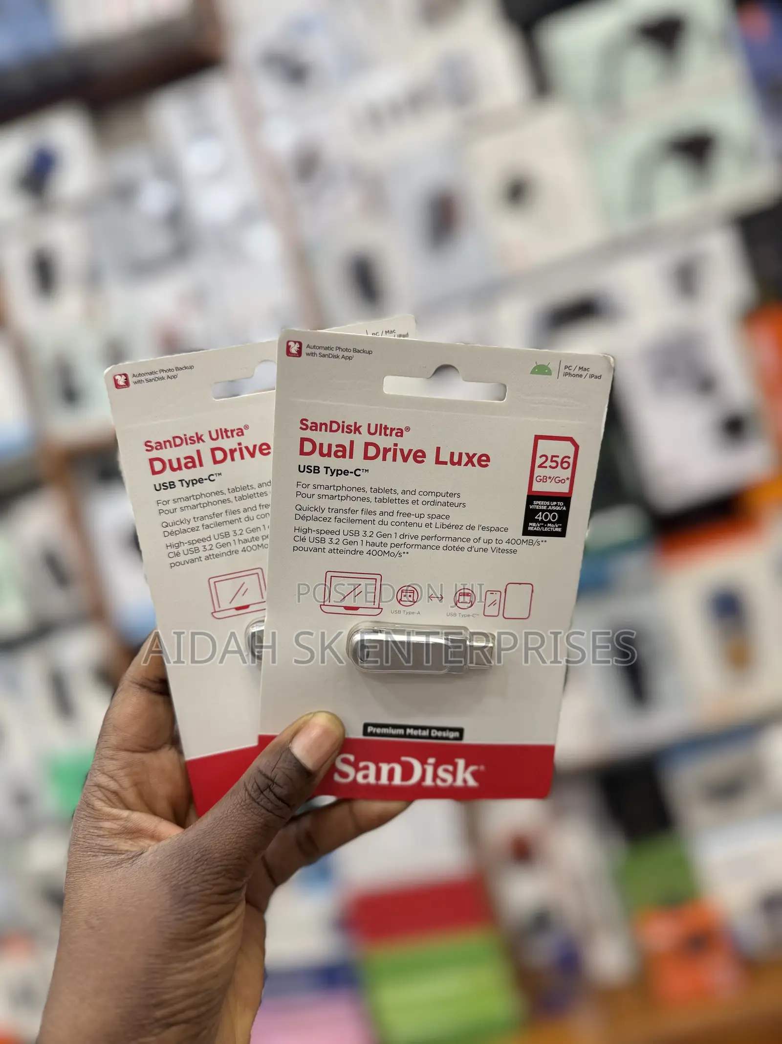 SanDisk Ultra Dual Drive Luxe With 256GB of Storage Capacity.