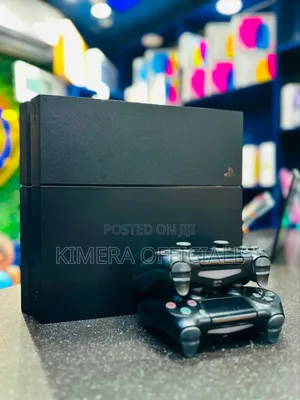 Very Nice Premium Chipped PS4 Fat Console 12 Games and 2 Controllers