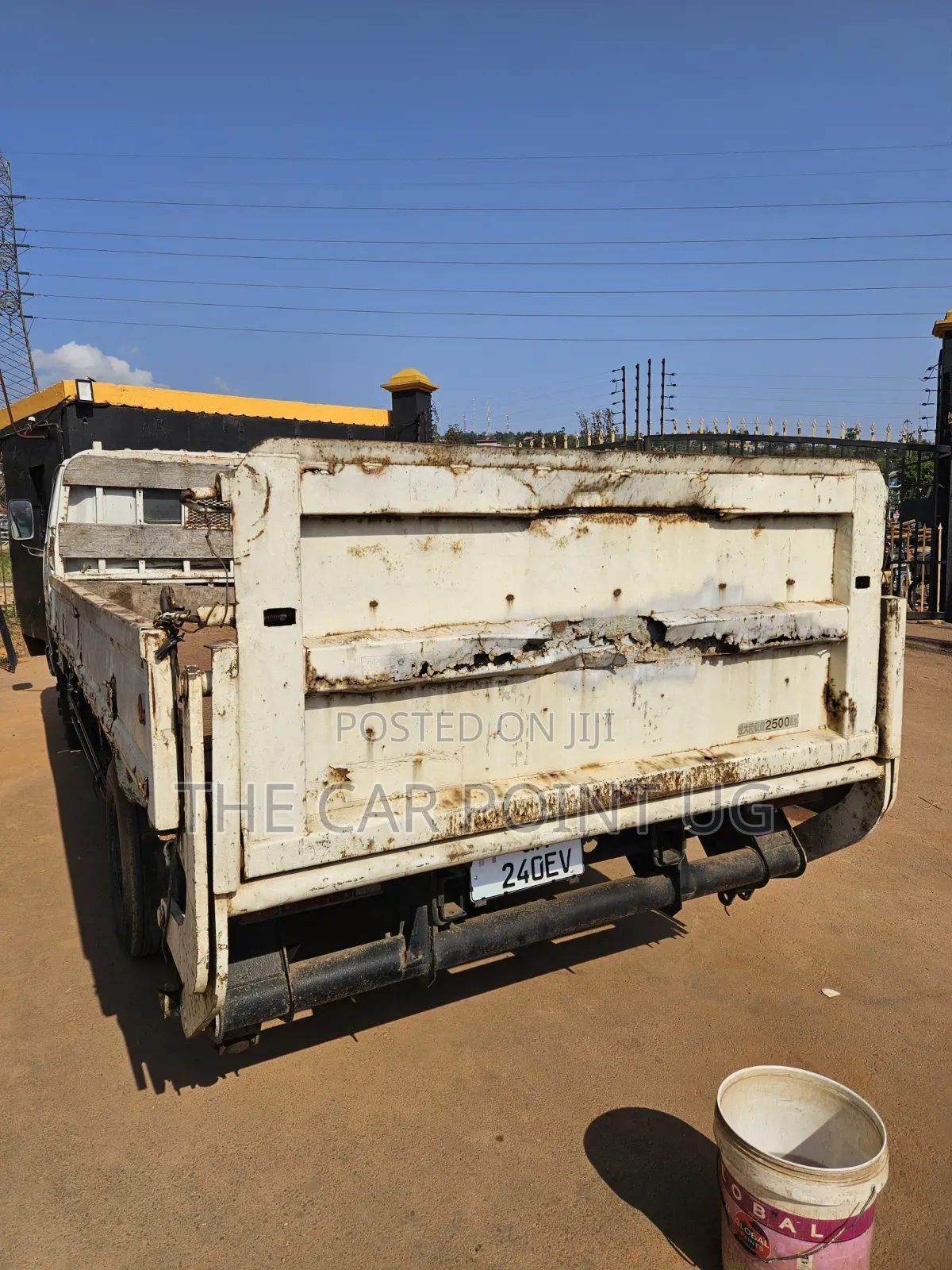 Isuzu Elf 250 Long Chasis Truck