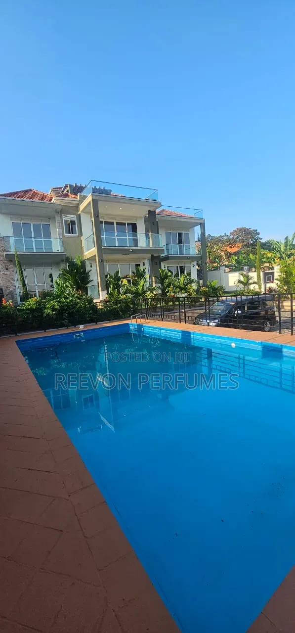 Furnished 5bdrm Block of Flats in Ssabagabo-Makindye for sale