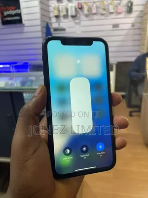 Apple iPhone XR 64 GB White