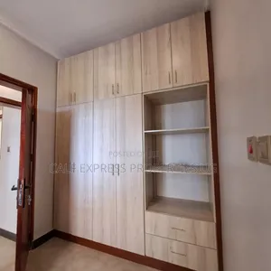 5bdrm Duplex in Kitintale Estate, Central Division for rent