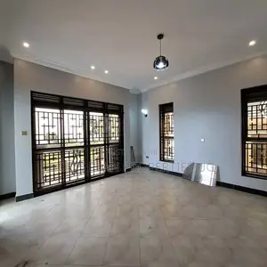 5bdrm Duplex in Kitintale Estate, Central Division for rent