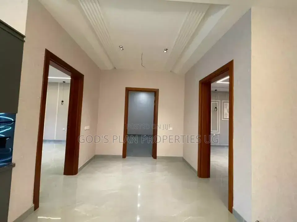 5bdrm Duplex in Kitintale Estate, Central Division for rent
