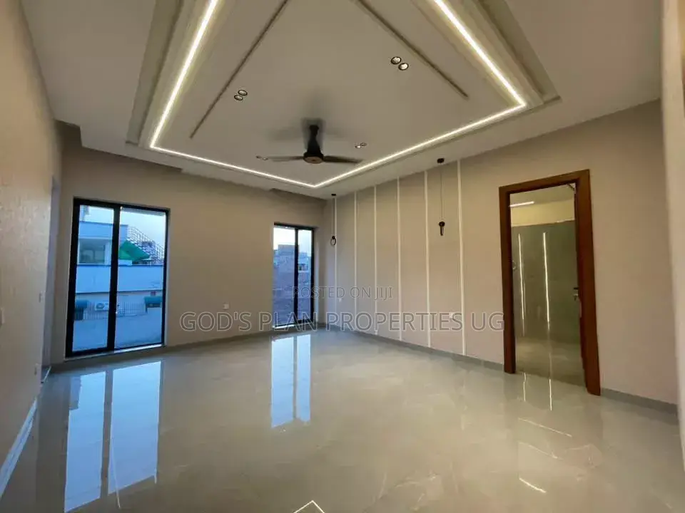 5bdrm Duplex in Kitintale Estate, Central Division for rent