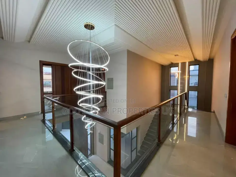 5bdrm Duplex in Kitintale Estate, Central Division for rent