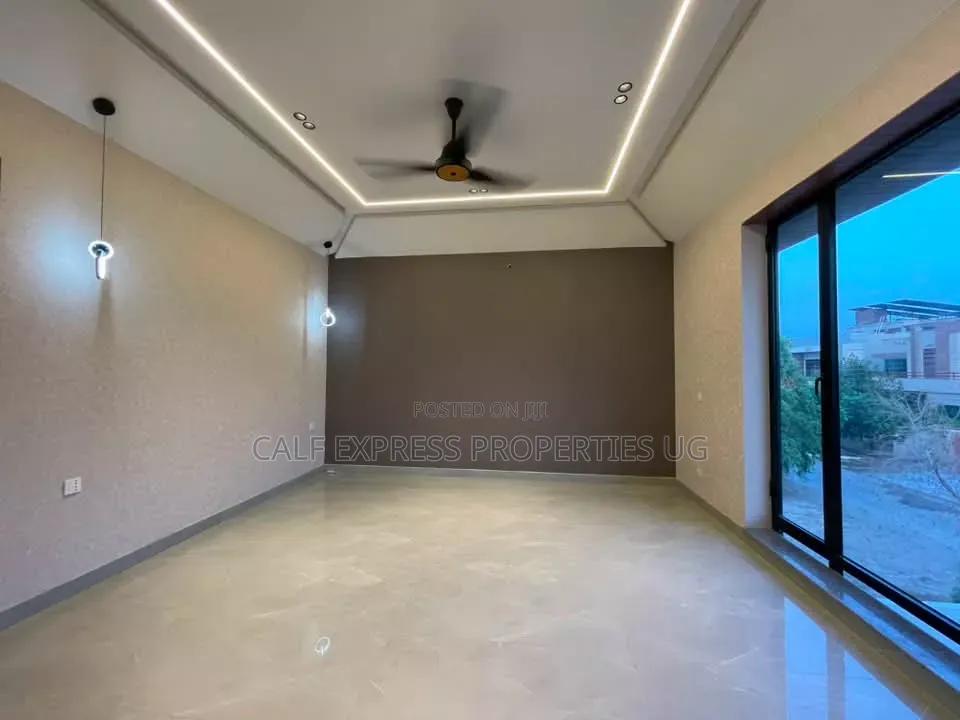 5bdrm Duplex in Kitintale Estate, Central Division for rent