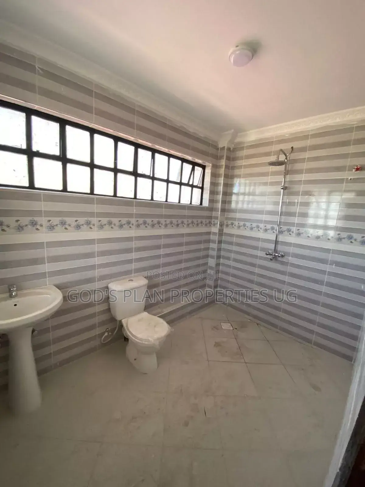 3bdrm Duplex in Bunga Estate, Central Division for rent