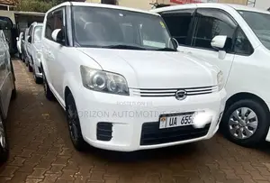 Toyota Corolla Rumion Hatchback 1.5 FWD 2010 White