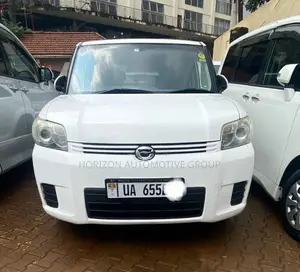 Toyota Corolla Rumion Hatchback 1.5 FWD 2010 White
