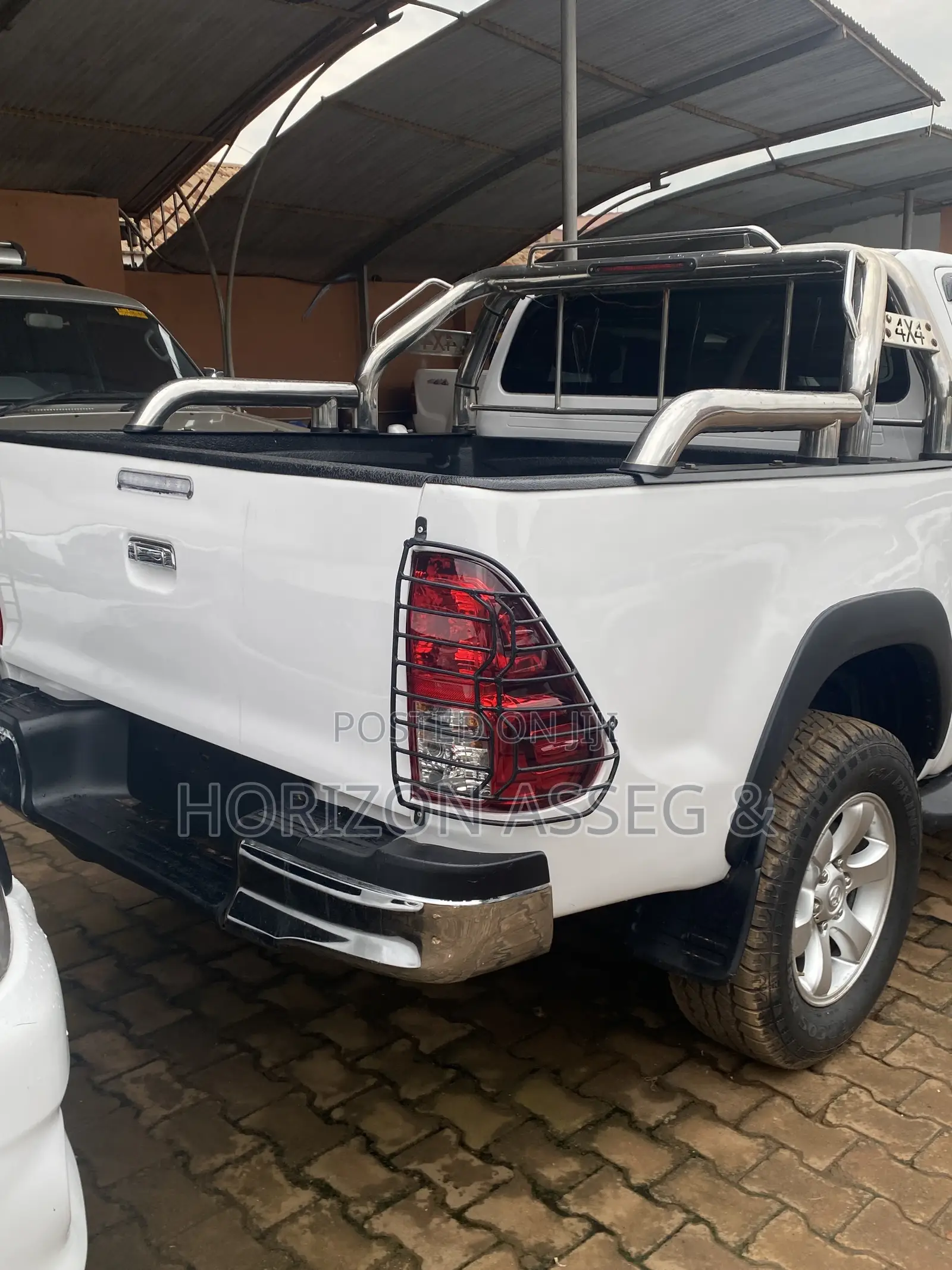 Toyota Hilux 3.0 D-4D 4x4 2015 White