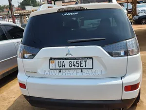 Mitsubishi Outlander 2010 White
