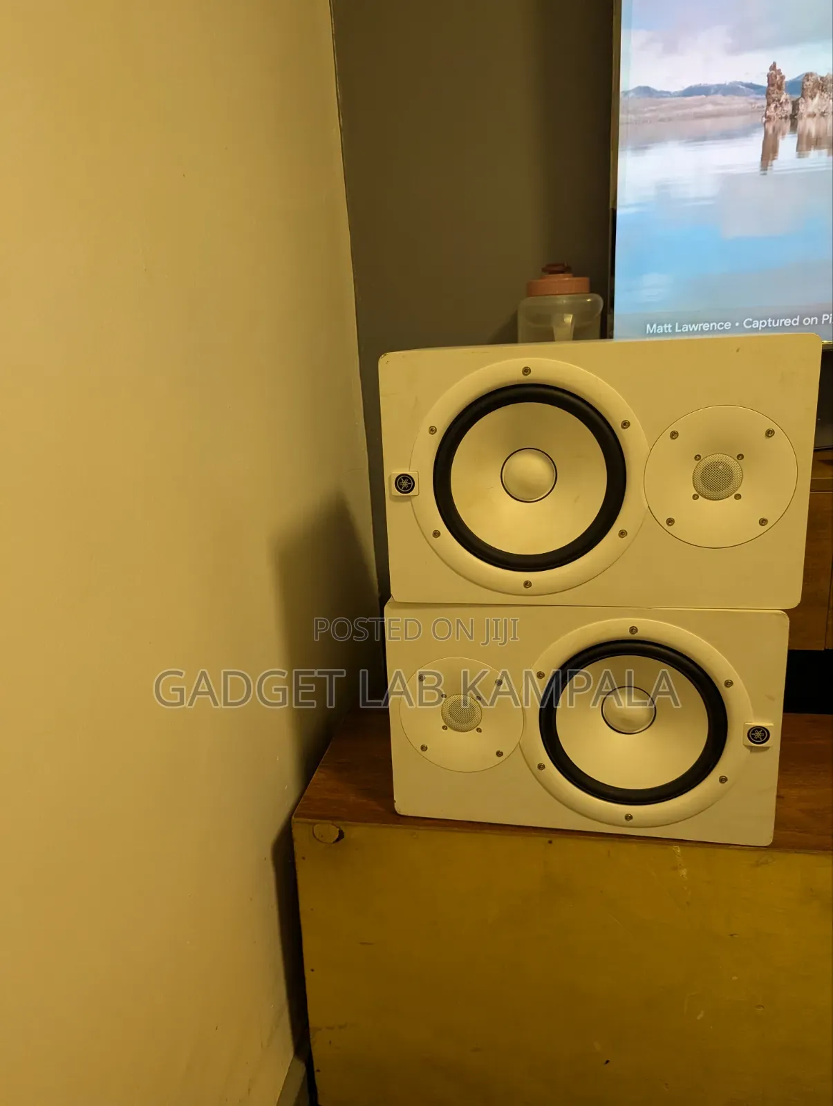 Yamaha Hs8 Studio Speakers, Come With Warranty and Receipt.