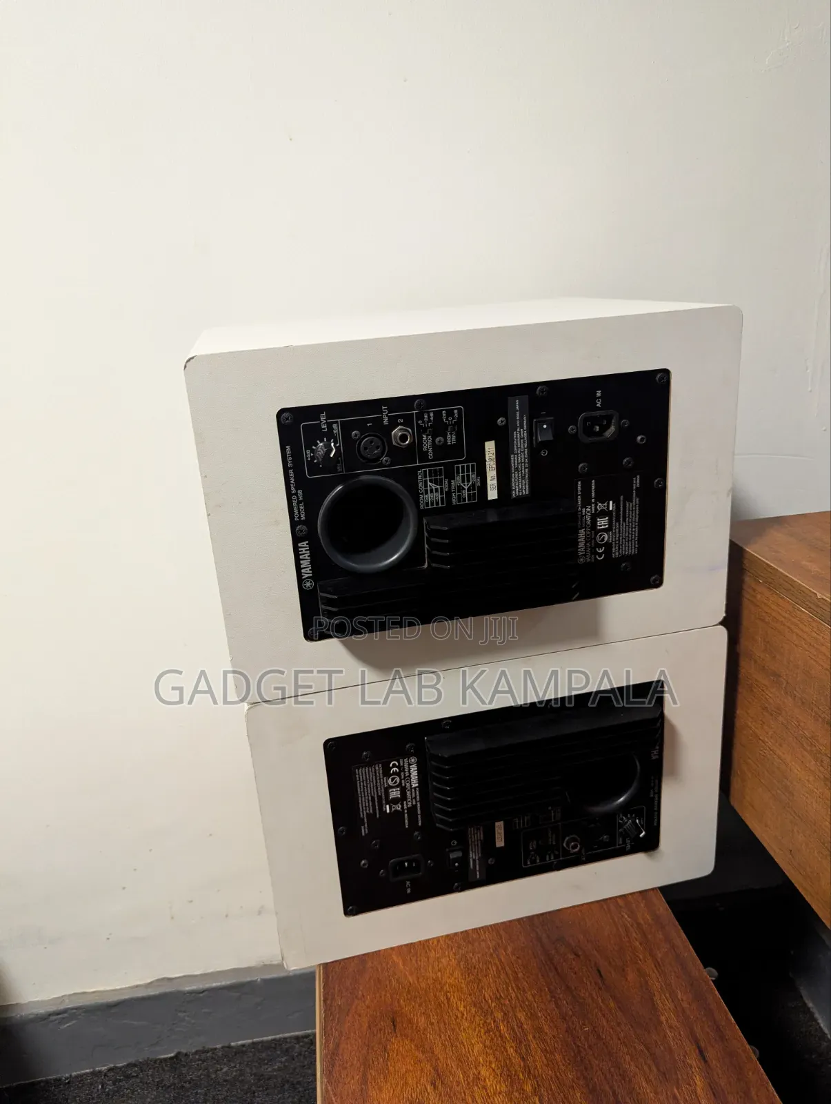 Yamaha Hs8 Studio Speakers, Come With Warranty and Receipt.