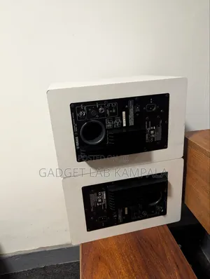 Yamaha Hs8 Studio Speakers, Come With Warranty and Receipt.