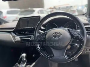 Toyota C-HR XLE Prermium FWD (2.0L 4cyl 2AM) 2018 Gray