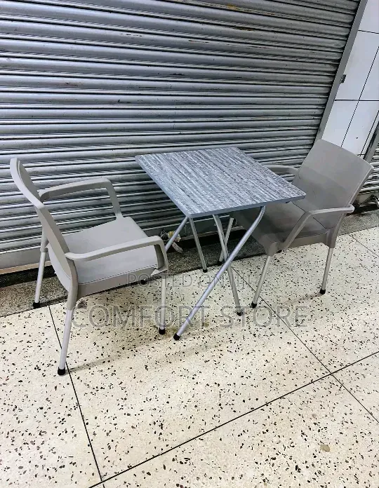 Wooden Polished Table and Two Plastic Chairs for Restaurant Bar Hotel