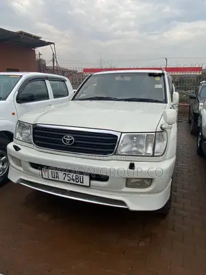 Toyota Land Cruiser 2004 White