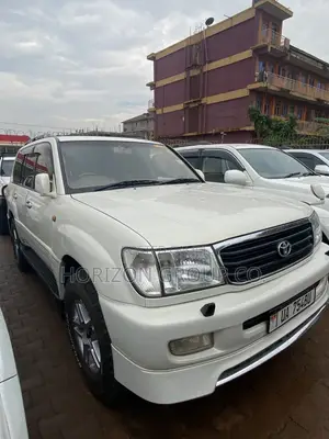 Toyota Land Cruiser 2004 White
