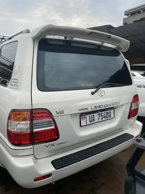Toyota Land Cruiser 100 4.7 Executive 2006 White