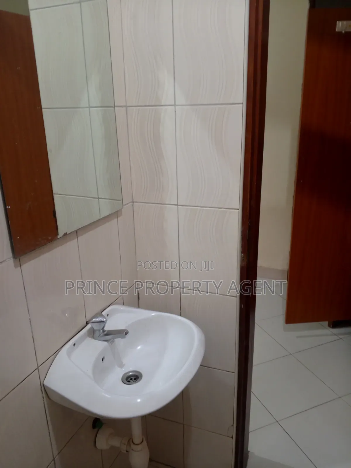 1bdrm House in Kyaliwajara Town, Central Division for rent