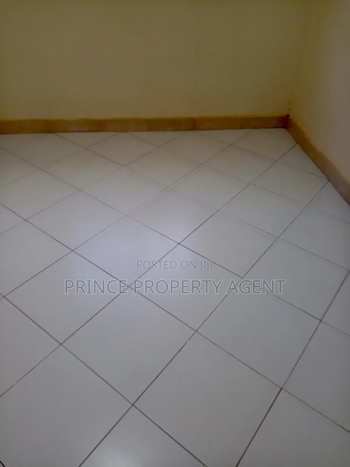 1bdrm House in Kyaliwajara Town, Central Division for rent