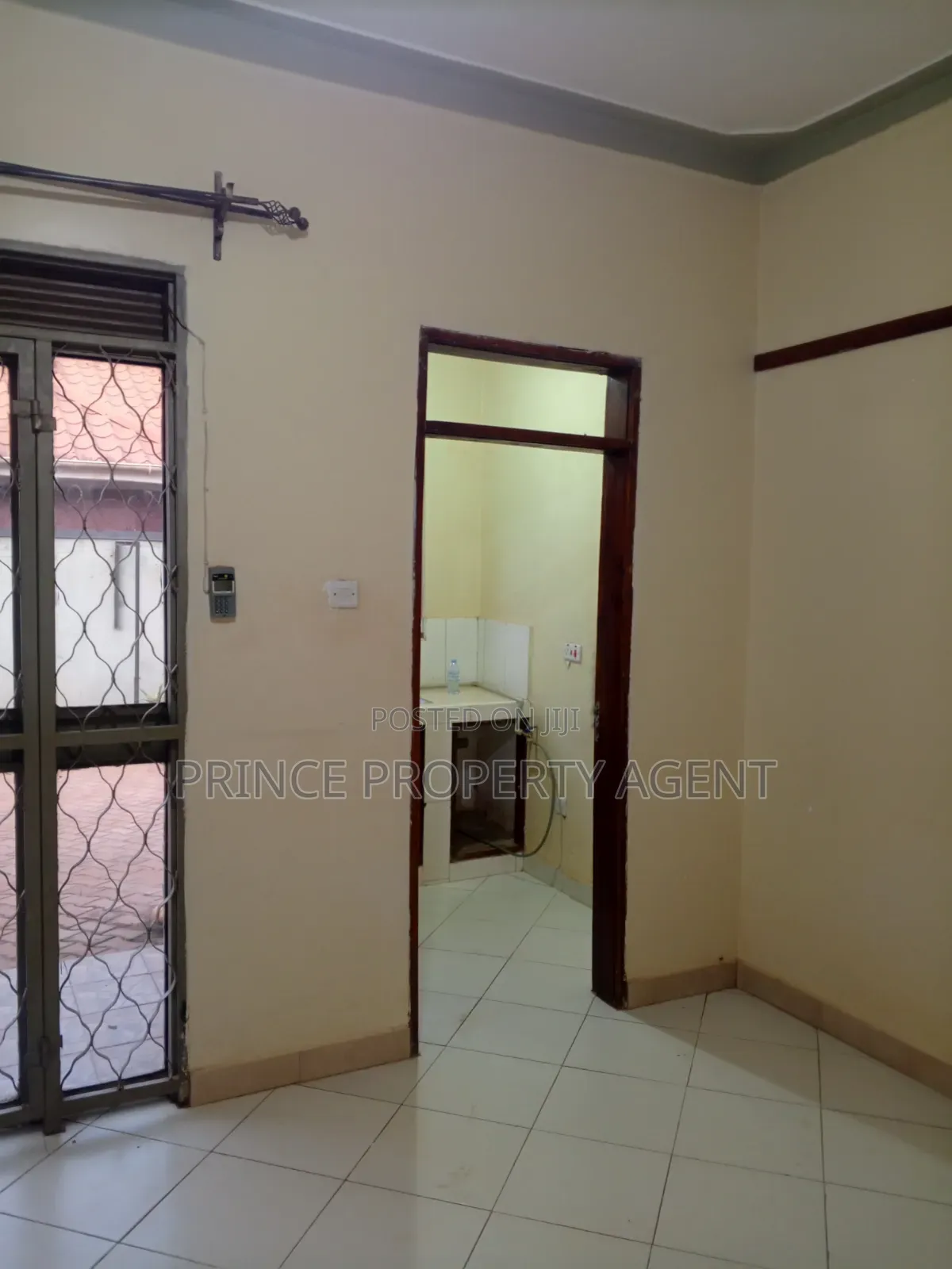 1bdrm House in Kyaliwajara Town, Central Division for rent