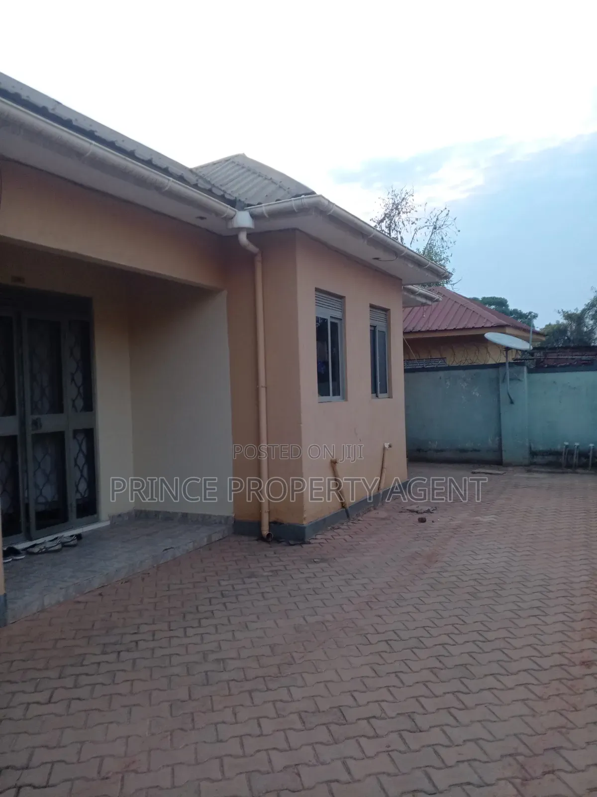 1bdrm House in Kyaliwajara Town, Central Division for rent