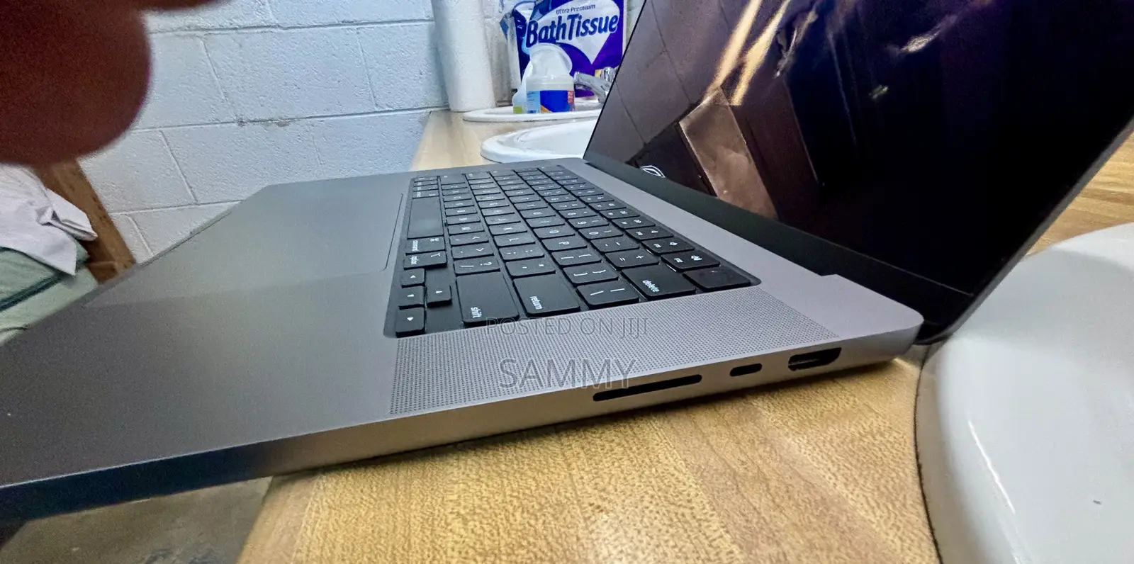 New Laptop Apple MacBook Pro 32GB Apple M1 Max SSD 1T