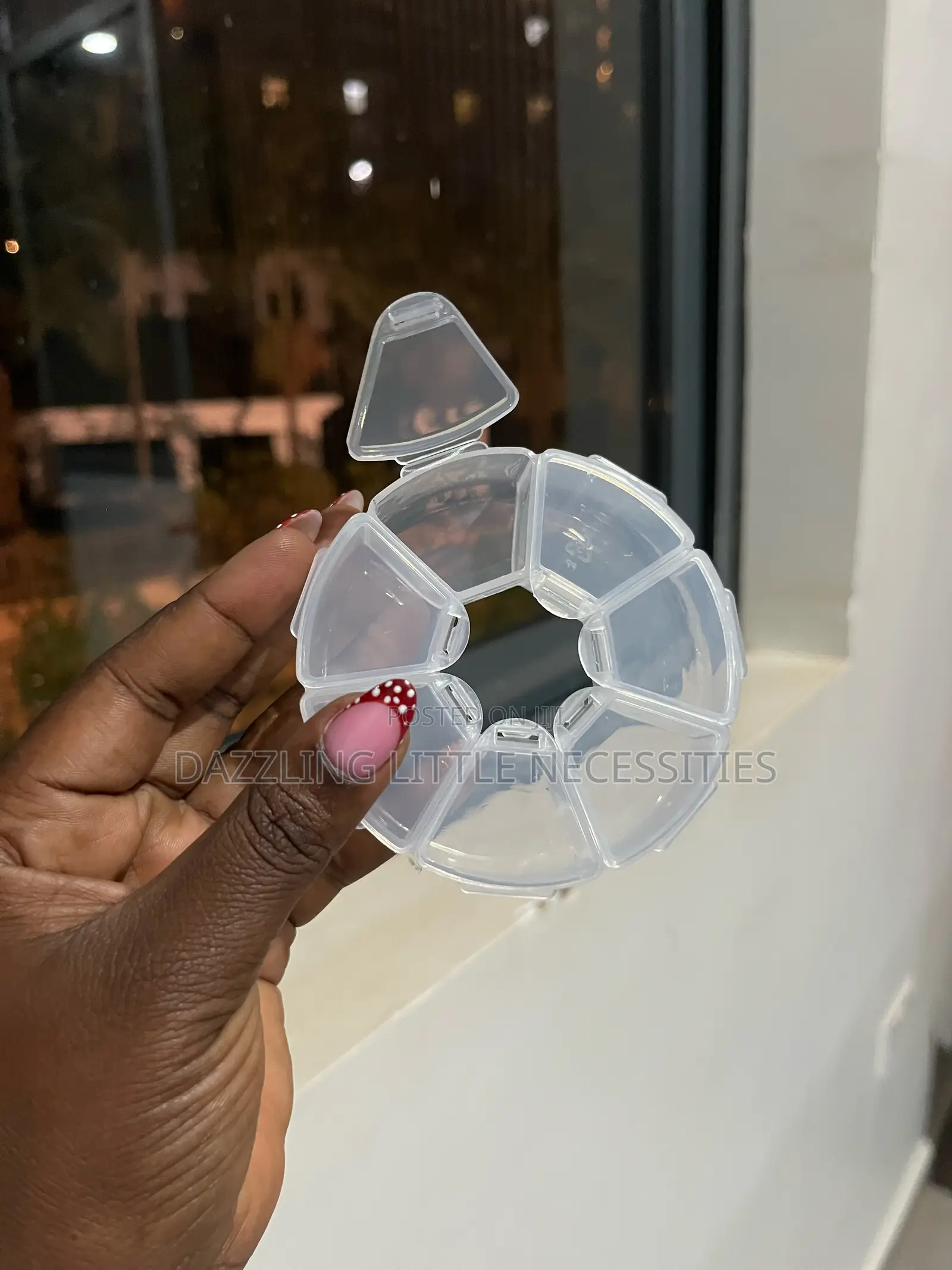 7 Grid Round Transparent Pill Case Organizer