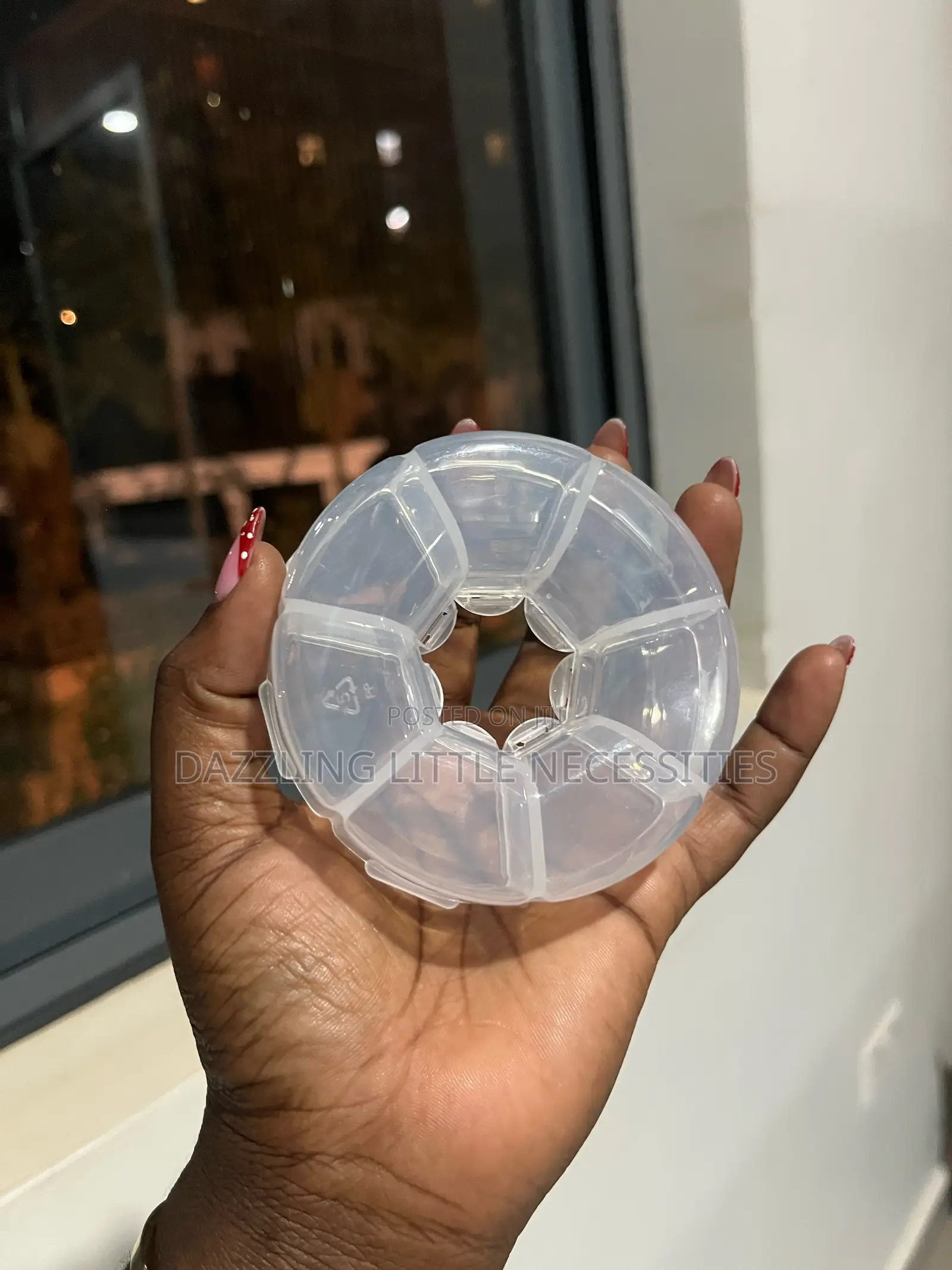 7 Grid Round Transparent Pill Case Organizer