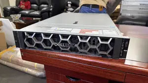 Server Dell PowerEdge R740xd 32GB Intel Xeon HDD+SSD 6T