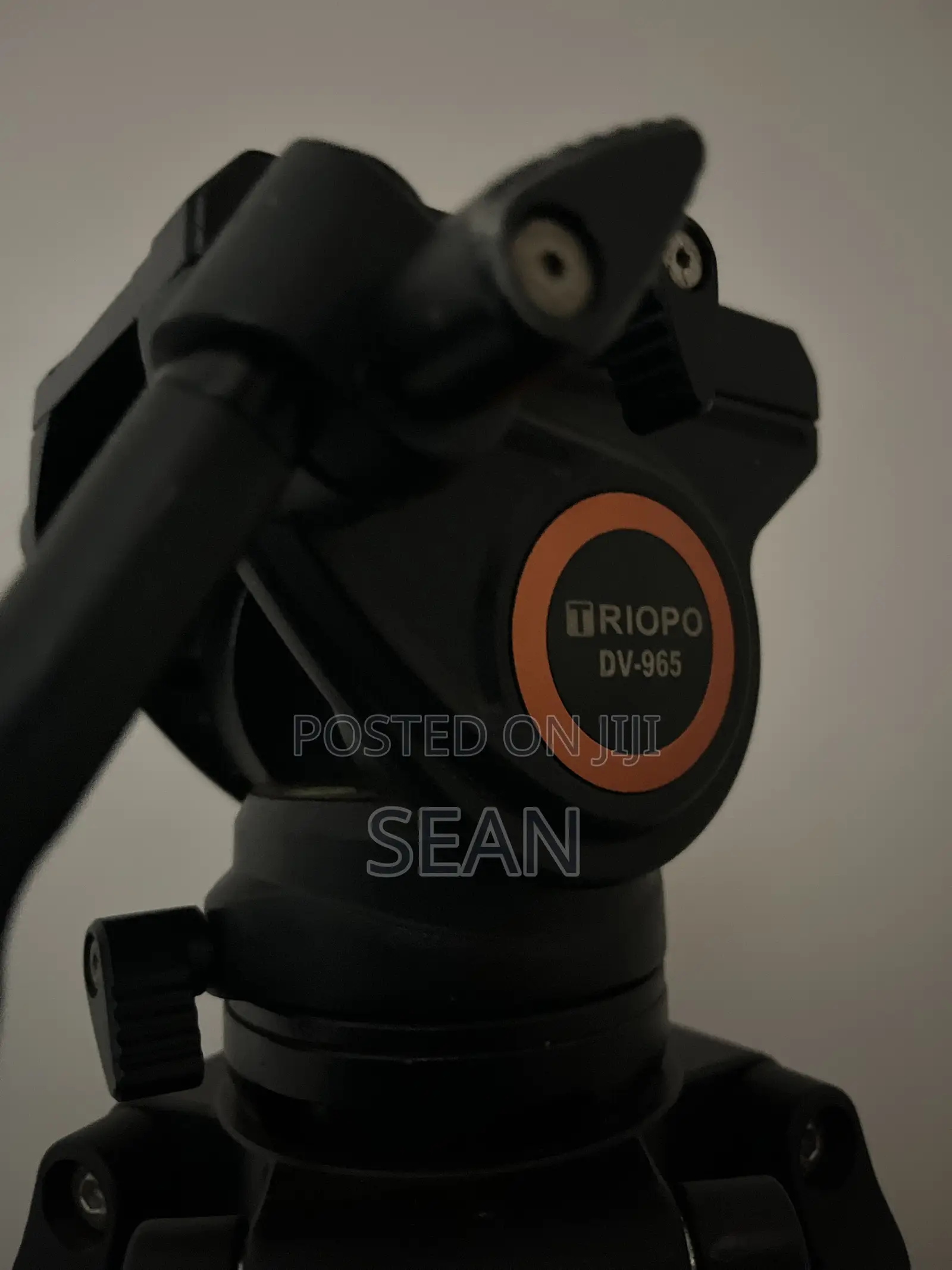 TRIOPO DV-965 Professional Heavy-Duty Video Tripod With Fluid Head