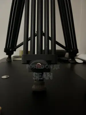 TRIOPO DV-965 Professional Heavy-Duty Video Tripod With Fluid Head