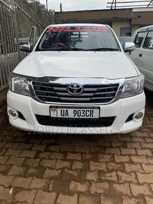 Toyota Hilux 2.5 D-4D 4X4 SRX 2010 White
