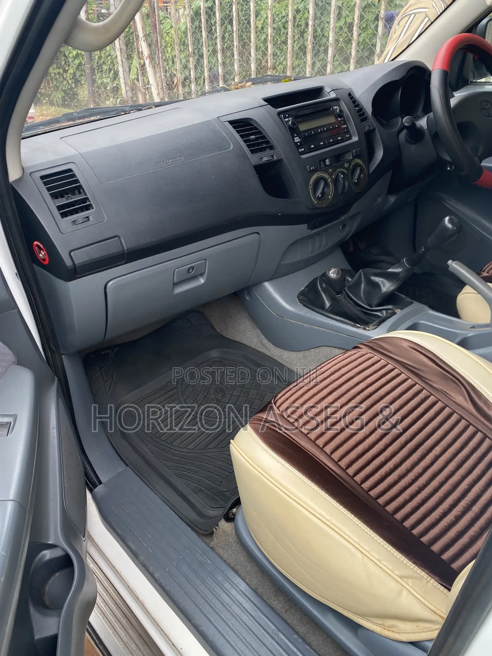 Toyota Hilux 2.5 D-4D 4X4 SRX 2010 White