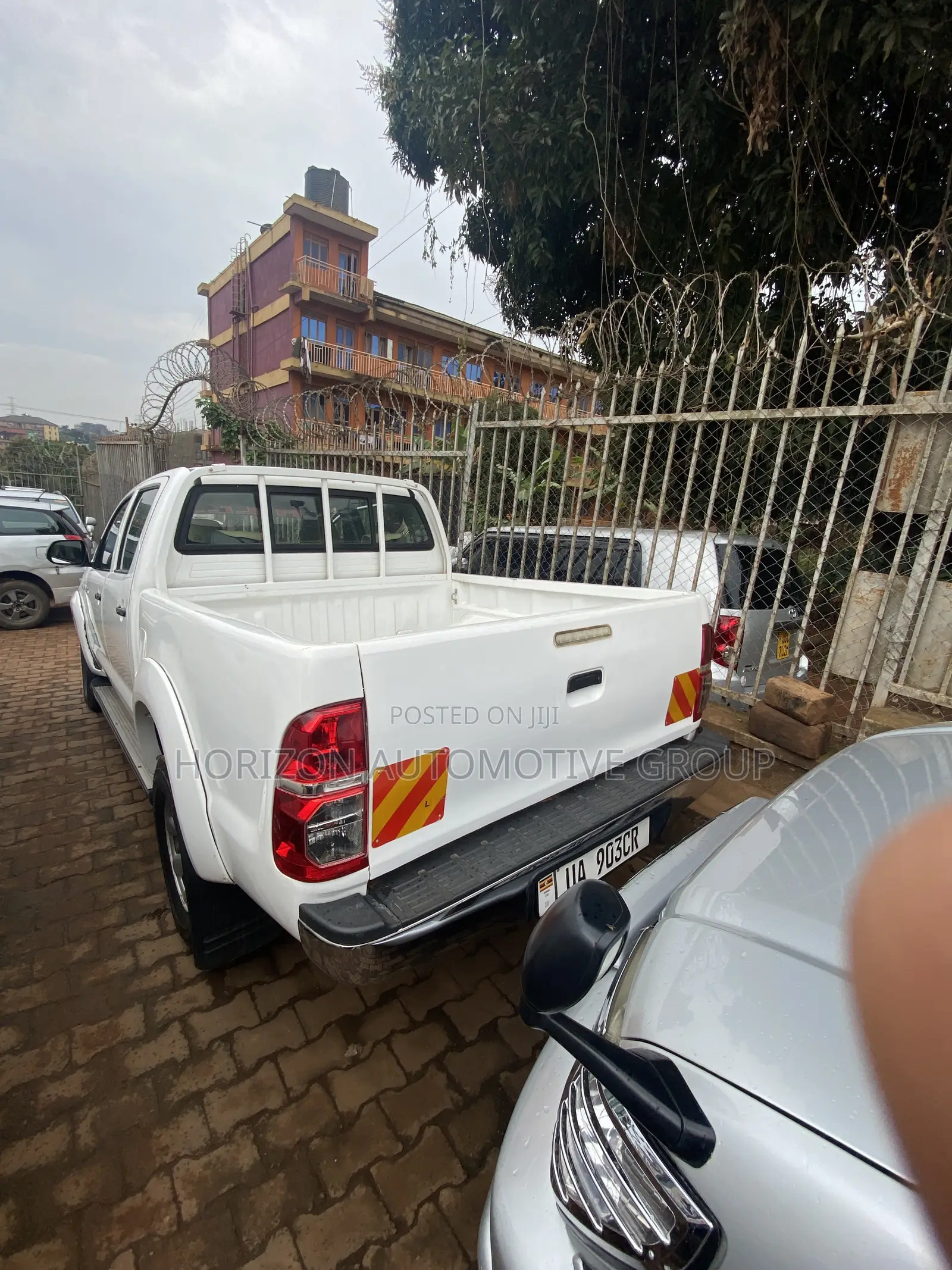 Toyota Hilux 2.5 D-4D 4X4 SRX 2010 White