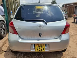 Toyota Vitz 2008 Silver