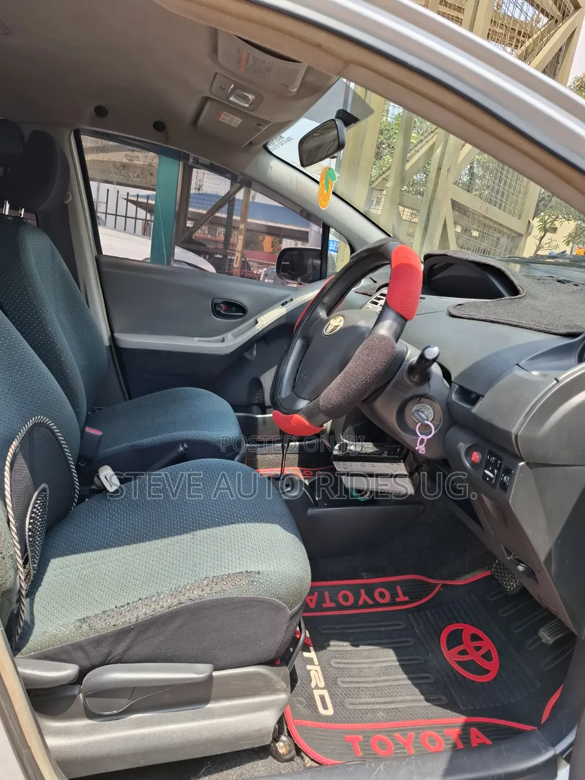 Toyota Vitz 2008 Silver