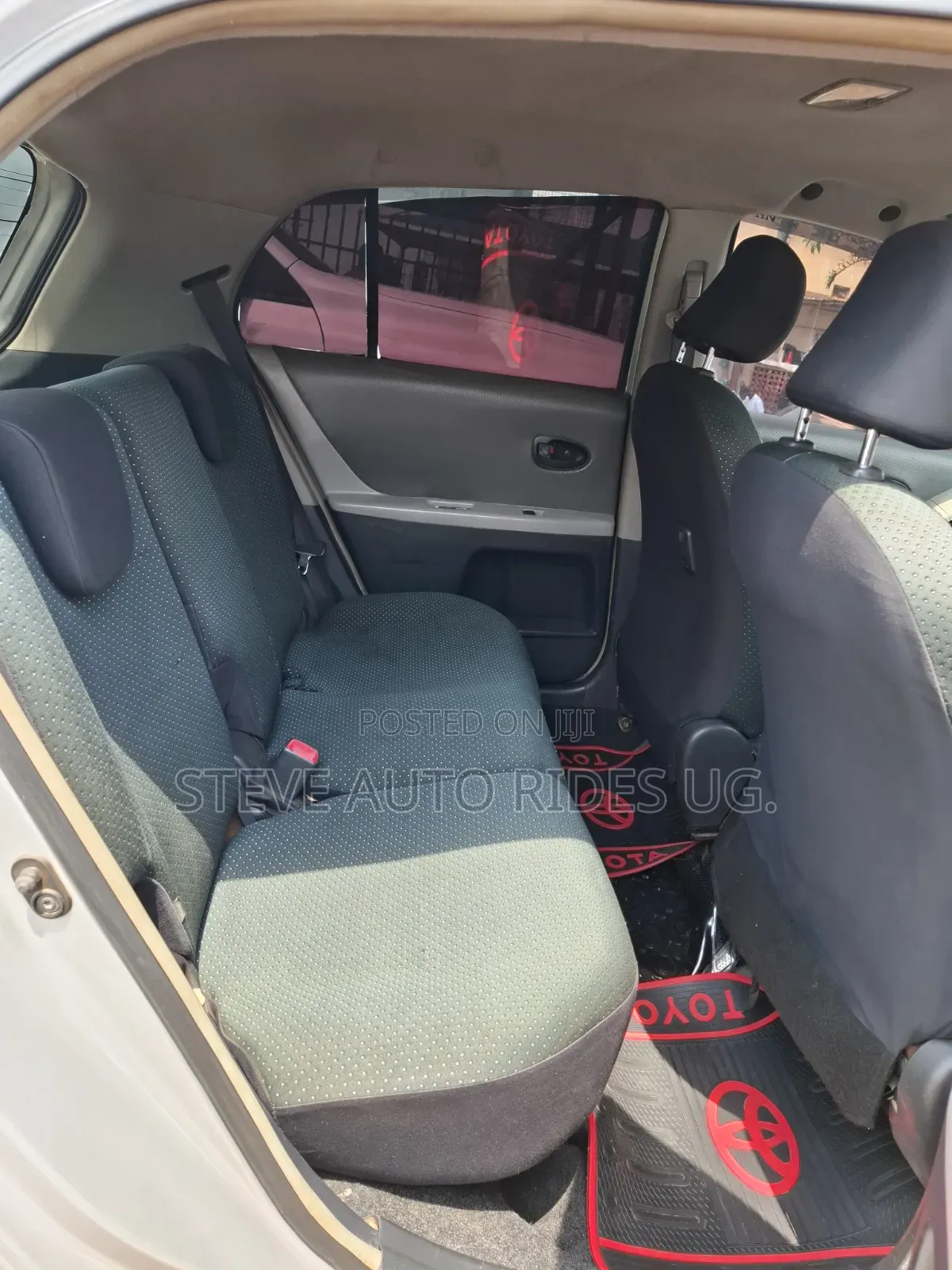 Toyota Vitz 2008 Silver