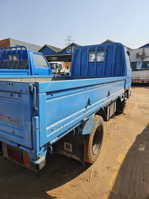 Isuzu ELF Light Truck Low Bed