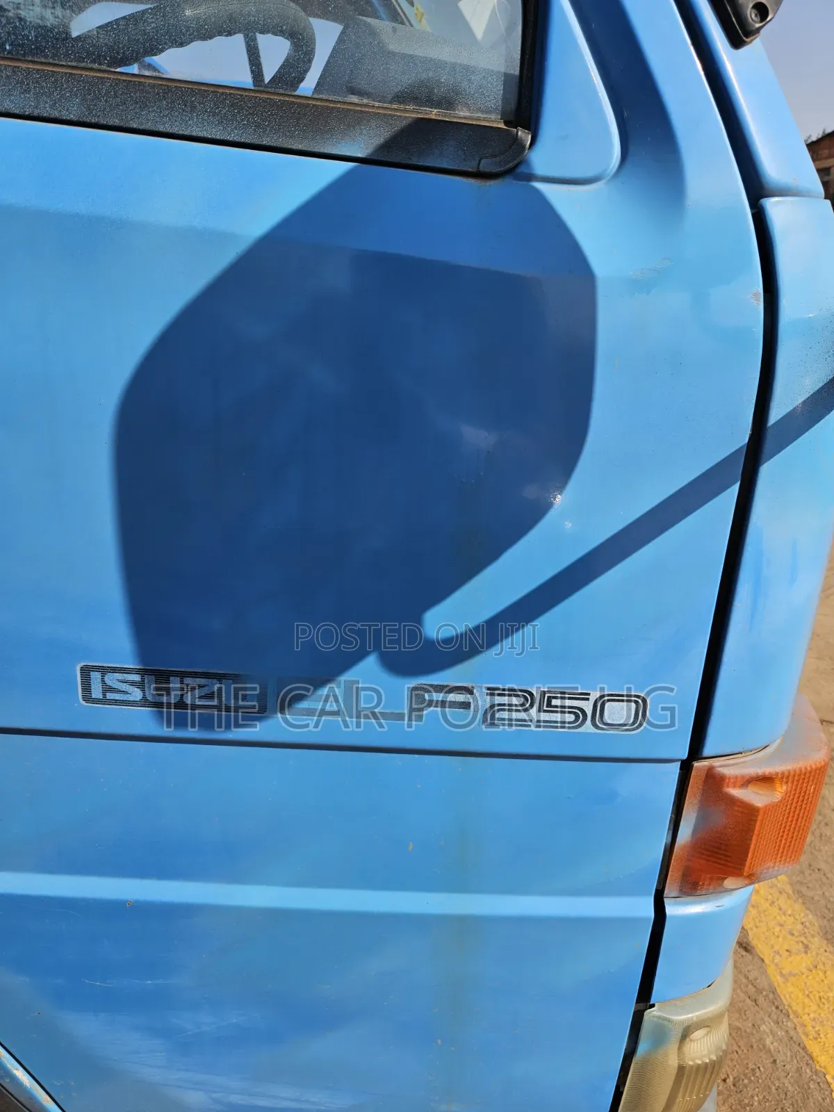 Isuzu ELF Light Truck Low Bed
