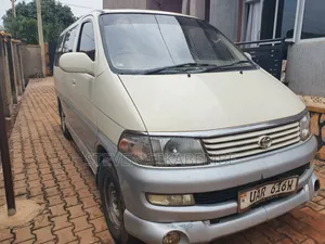 Toyota Regius 1998 White