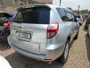 Toyota Vanguard 2010 Silver