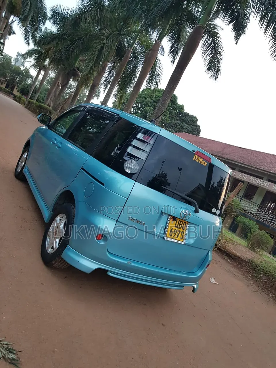 Toyota Sienta 2010 Purple