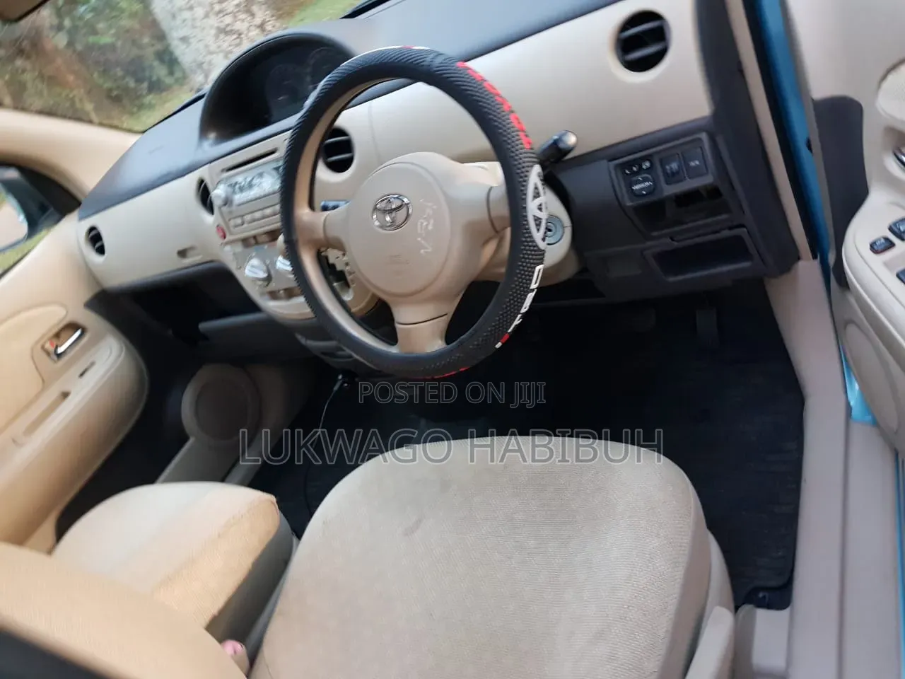 Toyota Sienta 2010 Purple