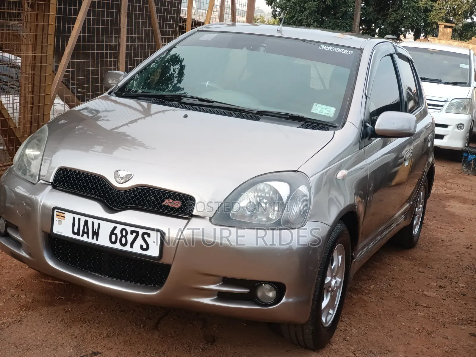 Toyota Vitz 2002 Silver